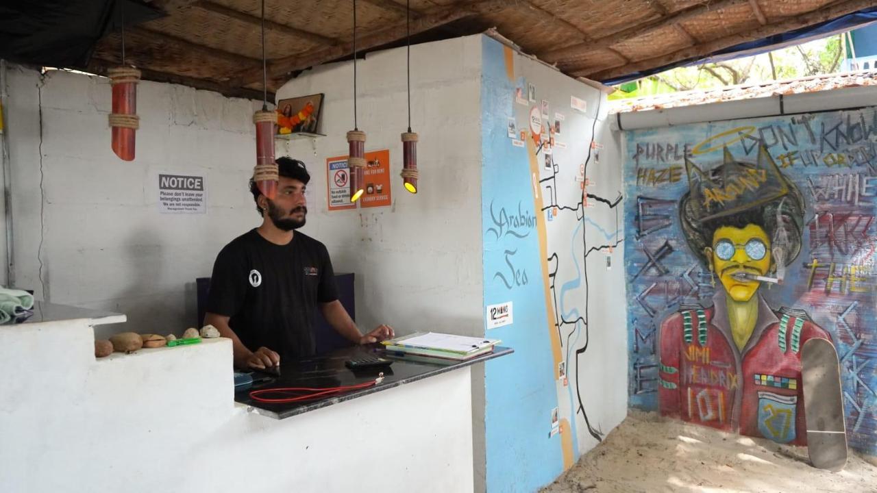 12 Monks - Beachside Hostel Arambol Exterior photo