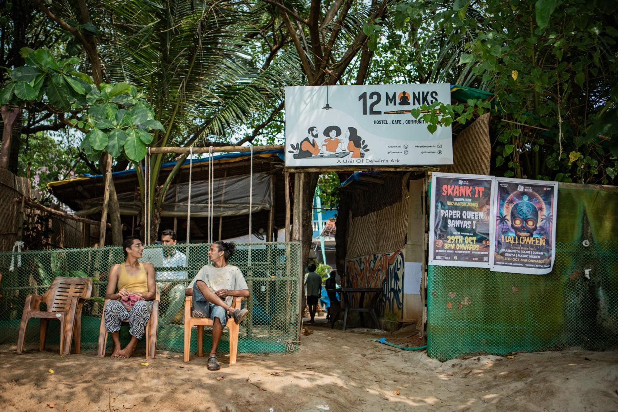 12 Monks - Beachside Hostel Arambol Exterior photo