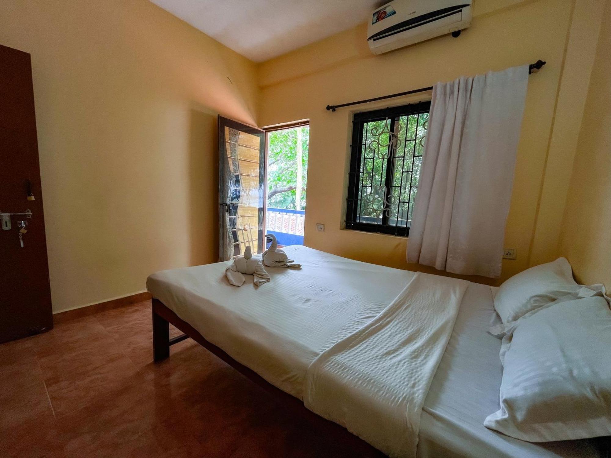 12 Monks - Beachside Hostel Arambol Exterior photo