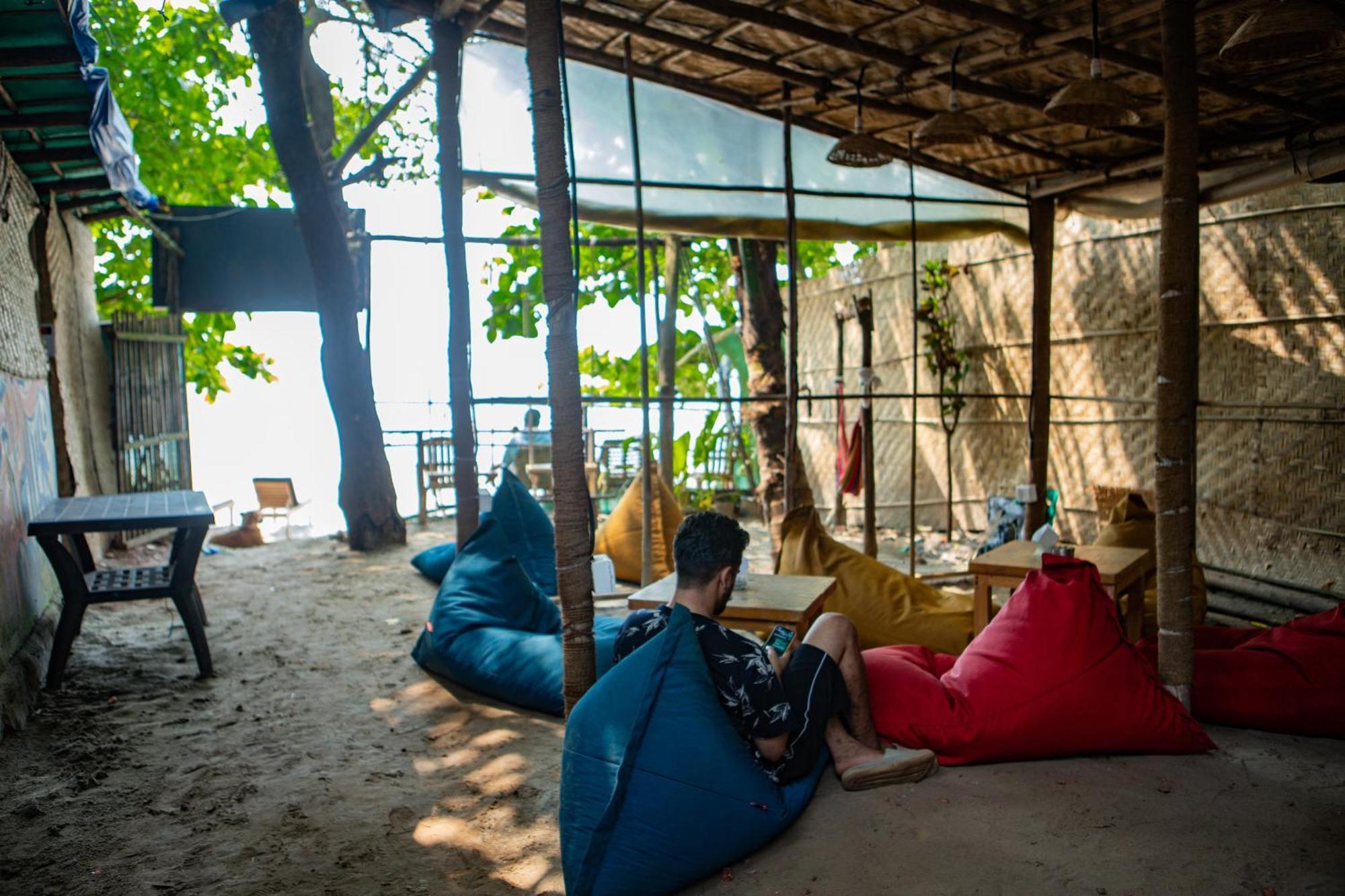 12 Monks - Beachside Hostel Arambol Exterior photo